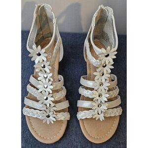 So Gladiator Sandals Girl sz 12 Flower sandals with heel white/ silver‎